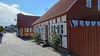Ahus met vakwerk huisjes