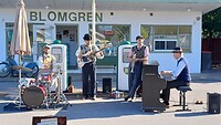 Een band bij binnenkomst park Astrid Lindgrens
