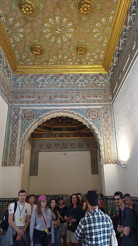 En een half in het paleis