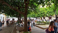 Een pleintje (plaza) midden in de joodse wijk