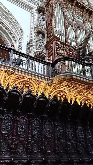 Binnenkant moskee/kathedraal