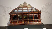 Tentoonstelling beeld/ graftombe