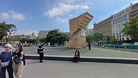 Kunstwerk op plaza Catalunya