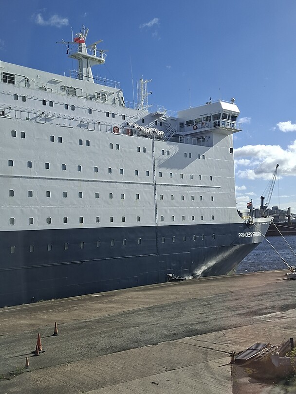 Ferry aangekomen in ijmuiden
