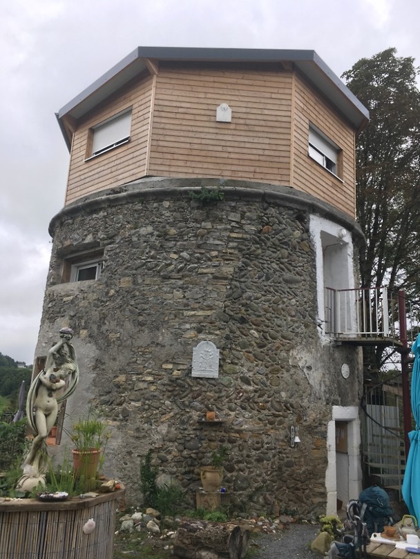 Tour Saint Jacques in Eysus.