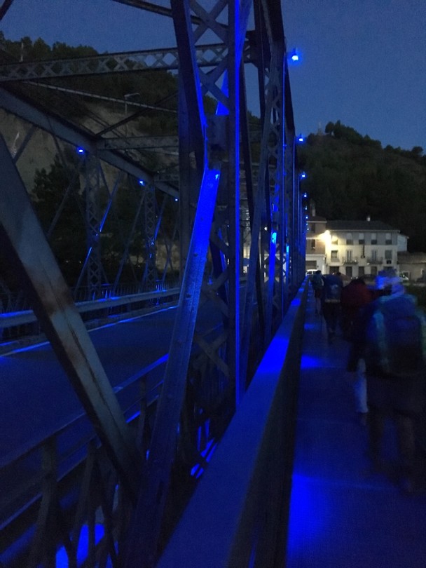 Om zeven uur de stad uit.