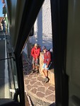 Afscheid van Marion en Dirman in Burgete.