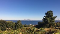 Zicht op de kust.