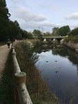 Wandelpad langs de rivier Mero.
