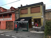 De enige bar van het “dorp”.