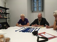 De sleuteloverdracht voor de jefes.