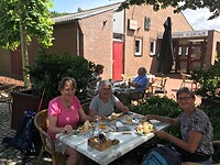 Lunchpauze in Mheer.