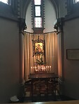 Kaarsje aangestoken in de kerk van Vaals