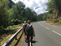 Gedeelte van de route loopt over de doorgaande weg en dat is niet prettig.