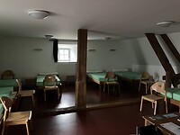 De slaapzaal in Maison Sainte Madeleine.