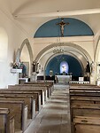 Interieur van de kerk in Moussy.