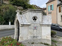 Oude bron in La Chatre.