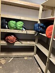 Een bijna leeg bagage hok!
