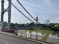 Brug over de Garonne.