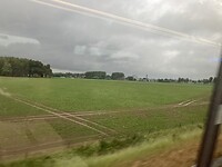 Zwaarbewolkt en grijs, 16 graden.