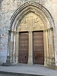 Het portaal van de kerk