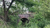 Een oude spoorbrug.