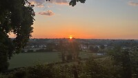 Zonsopkomst boven Saint-Palais