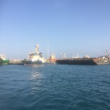 Meander voordat hij op weggaat naar Panama met 2 grote bakken.