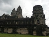 We voelen ons klein in Angkor Wat