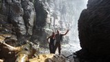Afkoelen onder de waterval