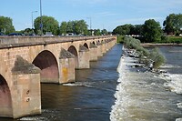 Nevers: brug over de Loire