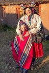En ook de eeuwige troetelbeer (¡Qué lindo!) werd een poncho omgeworpen.