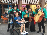 natuurlijk moest Wesley op de foto met het mexicaans orkestje