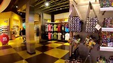m&m store