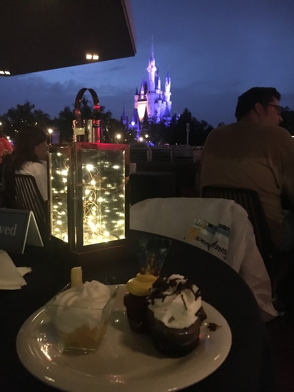 fireworks dessertbuffet magic kingdom