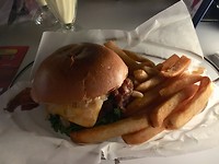 American hamburger, véél te groot!
