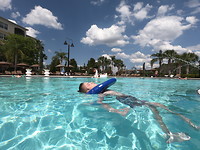 lekker relax dobberen in het water
