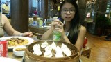 Noa eet dumplings