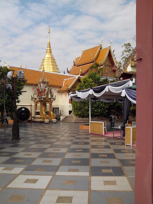 First view of the Doi Suphet temple