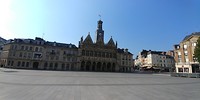 Op het plein in het centrum van Saint-Quentin.