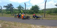 Een toevallige ontmoeting van ligfietsen. Ik zie er steeds meer op de Velodysee.