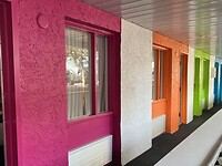 kleurig hotel