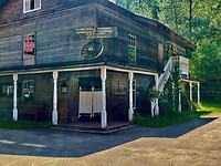 golden wheel saloon