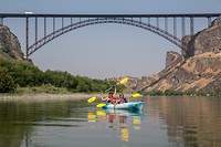 onder de brug door