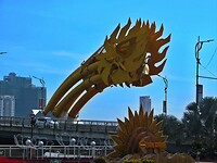 Vietnam 2019 - 03 Da Nang 03 - Drakenbrug Overdag 07