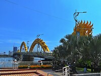 Vietnam 2019 - 03 Da Nang 03 - Drakenbrug Overdag 09
