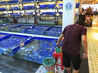 Vietnam 2019 - 03 Da Nang 04 - Visrestaurant 01