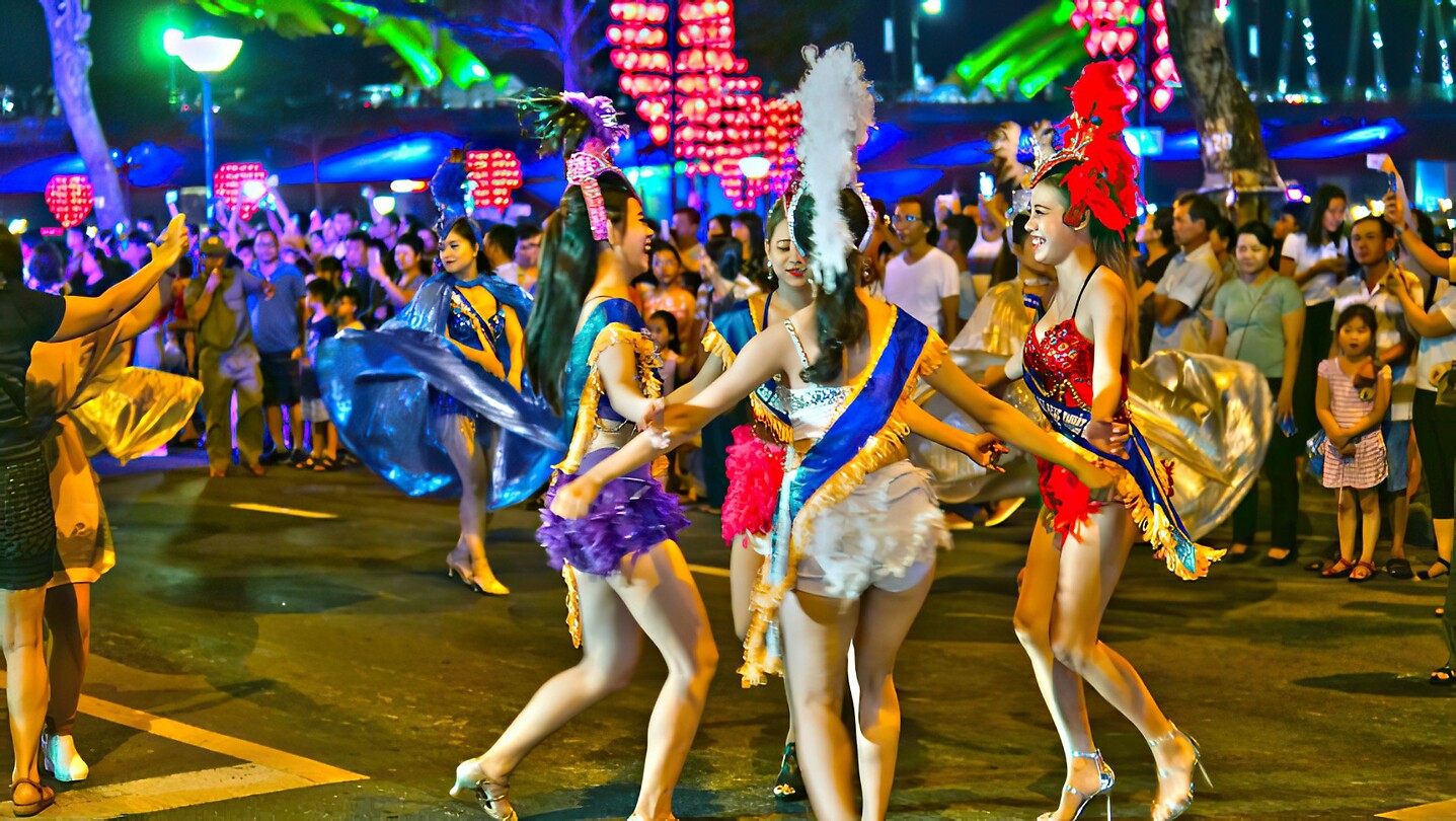 Vietnam 2019 - 03 Da Nang 05 - Dansfeest 03