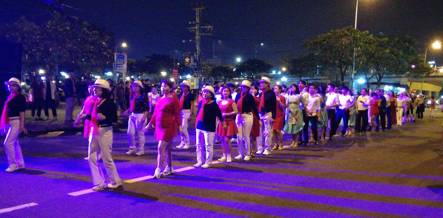 Vietnam 2019 - 03 Da Nang 05 - Dansfeest 10
