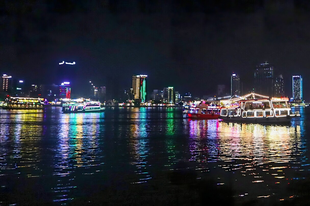 Vietnam 2019 - 03 Da Nang 07 - Drakenbrug Avond 07